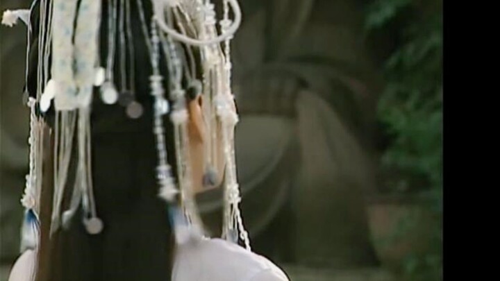 When I was a kid, I didn’t even want to keep watching the show after she went offline early...