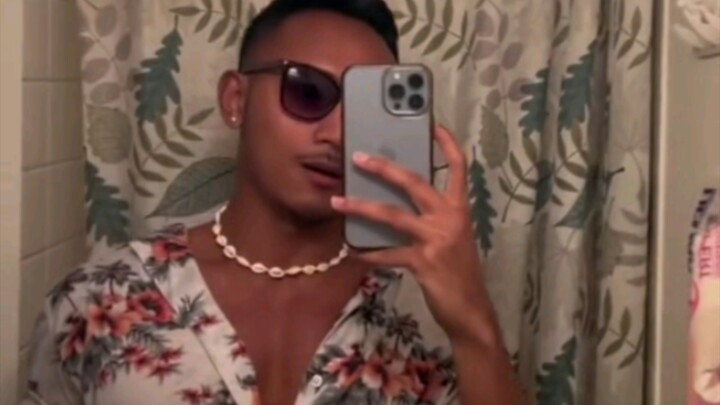 Foreign dude documents a year in Thailand 😂 So wild!