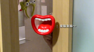 منذ أن أصبح لدى صديقتي هذا الفم الصغير، أصبحت تقول كل يوم أشياء غريبة وعجيبة...