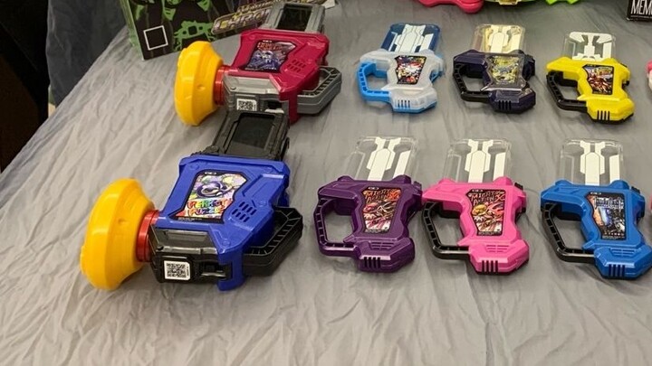 "Koleksi yang Direkomendasikan" Bab Kamen Rider Exaid