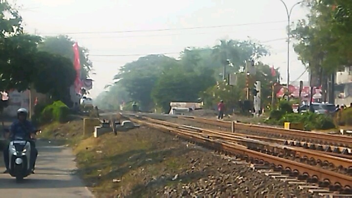 CC 206 13 56 Depo Induk CN ft Argo Cheribon melintas JPL 154 Tuparev Karawang