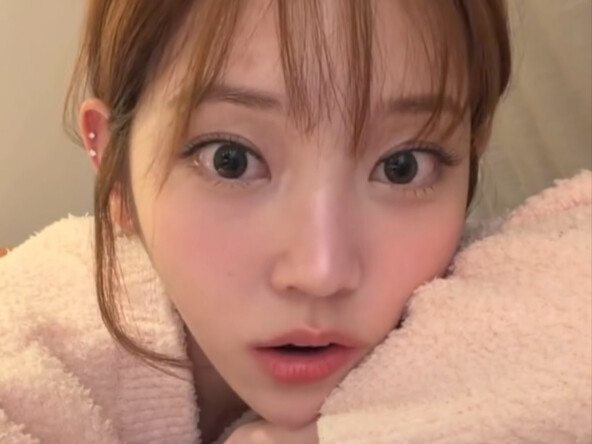 Rongshu is about to end her stream, and the number of viewers has suddenly surged.