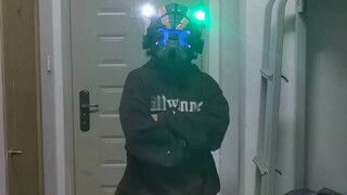 تحكم صوتي بالخوذة الحديدية يدويًا