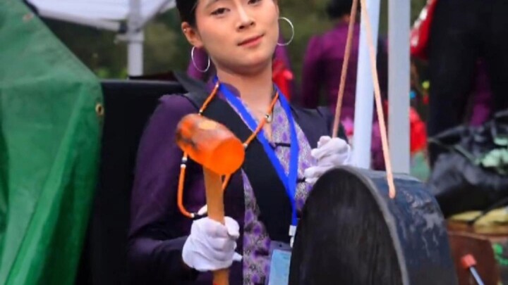 Mục Não Tung Ca! Bản Hương Linh của cô gái nhảy đẹp nhất đang được cư dân mạng khắp nơi săn đón đã x