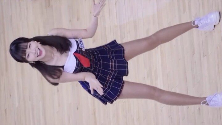 น้อง ๆ ทีมเชียร์ลีดเดอร์เต้นเชียร์ลีดดิ้งสุดเซ็กซี่