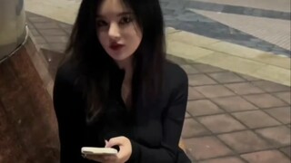 حتى مجرد التقاط بقايا سيجارة يتعرض المرء للتنمر، أي عالم هذا؟