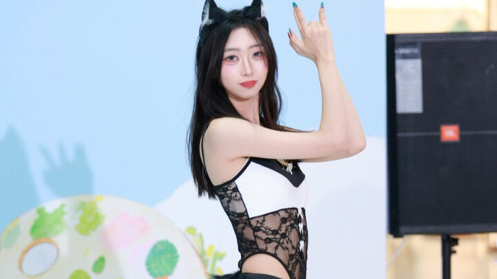 Is it a little fox or a little cat?…