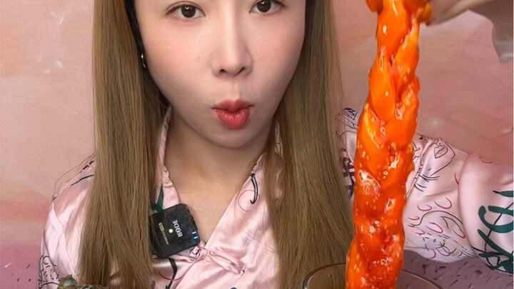 【Zhou Xiaofu makan-makan sendiri】Video terbaru telah tayang, ayo segera saksikan!