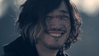悲伤和痛苦所钟情的男人：鹰山仁