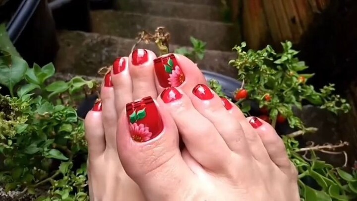 UNHAS DOS PÉS DECORADAS