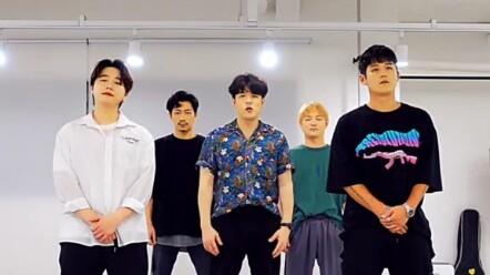 إنه الطفل المعجزة من SJ، الشاب الموهوب شين دونغ هي! جودة البوبين لديه رائعة حقًا.