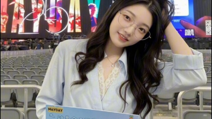 The little-known side of a fresh-faced foreign student beauty in glasses