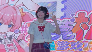 ครูฮวาหลิงโพสท่า!