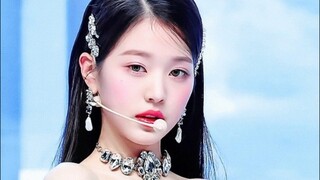 Karena terlalu tinggi, Zhang Yuanying dari "LOVEDIVE" memakai sepatu olahraga di atas panggung—rekam