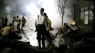 หุ่นยนต์ T-888 เดินทางย้อนเวลากลับไปในปี 1920 โดยไม่ได้ตั้งใจ ในเวลาและยุคสมัยที่ผิด