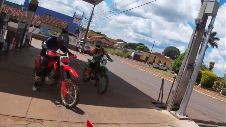 Trilha de moto , Eu cai parado na avenida