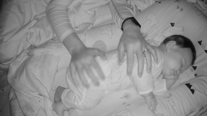 Dad’s翻身 Trick: No Midnight Rises—Put Baby to Sleep in Seconds!