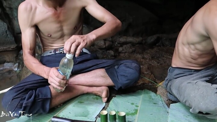 Gà Nướng Lá Lốt Ăn Bữa Trưa Trong Hang ✯ Đi Lấy Mật Ong Rừng (tập 2)