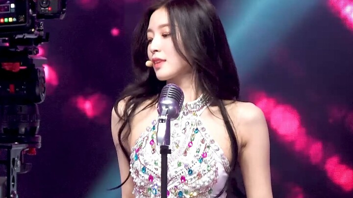 Oh My Girl Choi Yewon Arin - 'Step' 4k vertical straight shot @MBC 221231
