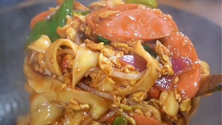 If a bowl of stir-fried knife-cut noodles can’t fix it, just have two!