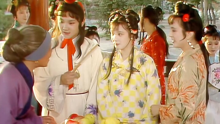 Though the beauty of early spring is fleeting, who could have guessed that the radiant Xi Chun would