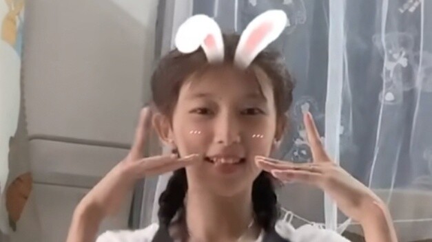 Nữ sinh trung học thuần khiết