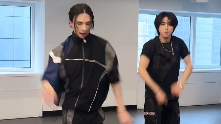 Hyunjin & Jisung 🕶🕶 Ten Shots Dance Challenge