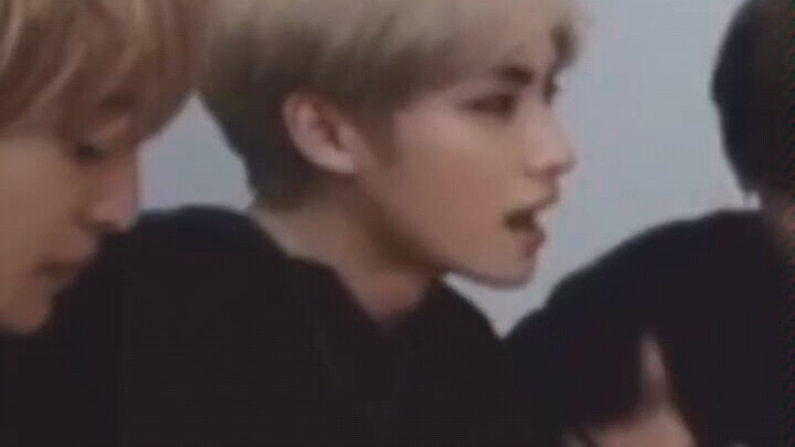 Reaksi para member saat Xiao Jun bersendawa