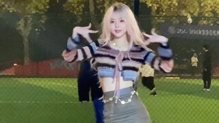 يجب على طلاب الجامعات أن يرقصوا في الملعب!