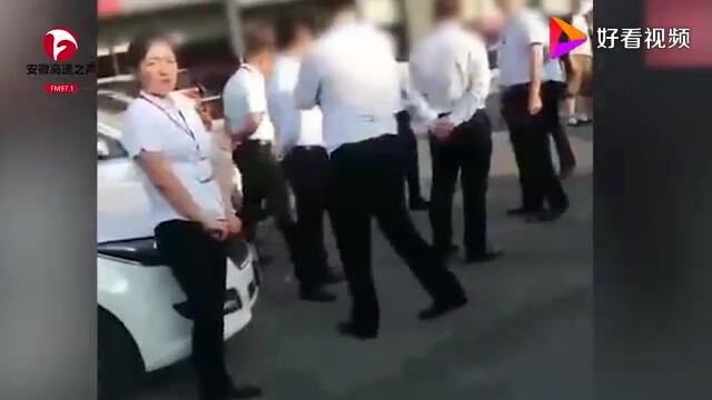 Pure Comfort Vibes! Northeast Girl Fights Back Against商家Grabbing Public Parking Spots—Takes on Dozen