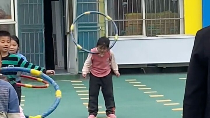 “شو بتحب تبقى لما تكبر؟” “طفل”