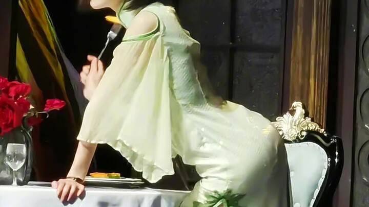 Chết tiệt! Đây mới chính là ngàn dáng trăm vẻ quyến rũ! Ai mà cưỡng lại được chứ!