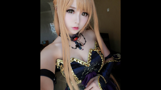 Queen Cosplay Girl Black Dress