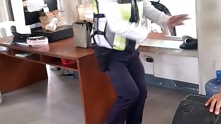 THE DANCING GUARD