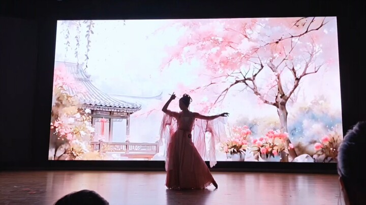 รอบคัดเลือกของการแข่งขันเต้นในมหาวิทยาลัย ถูกตัดออกเลย แสดงว่าฝีมือขนาดไหน?