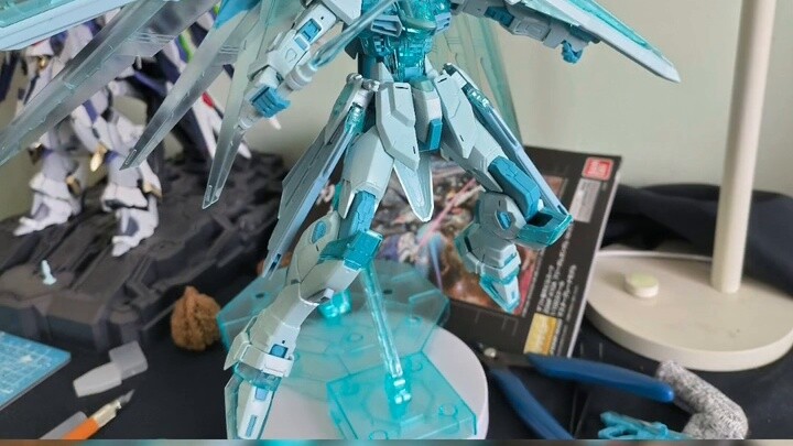 Phải đọc trước khi tham gia! Màu xanh của sông băng đầy màu sắc! Bandai MG Tự Do 2.0
