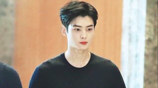 ในที่สุดฉันก็เข้าใจแล้วว่าทำไมไอดอลหญิงถึงไม่กล้าสบตากับชาอึนอู