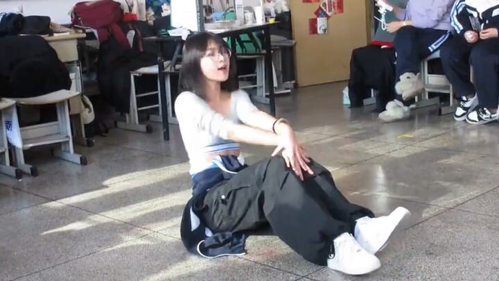 [All-Girls High School]: The Class Beauty Dances