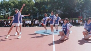 Tiết mục cổ vũ của Lam Kok Wing Qingpu Campus