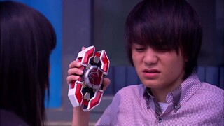 Xiaogang: You all heard it, right? She told me to hit her, so I hit her.