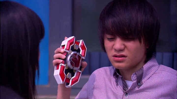 Xiaogang: You all heard it, right? She told me to hit her, so I hit her.