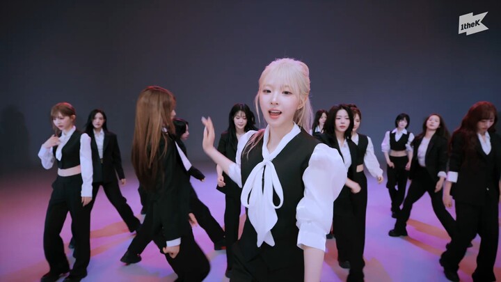 tripleS Baby Flowe Suit Dance Performance