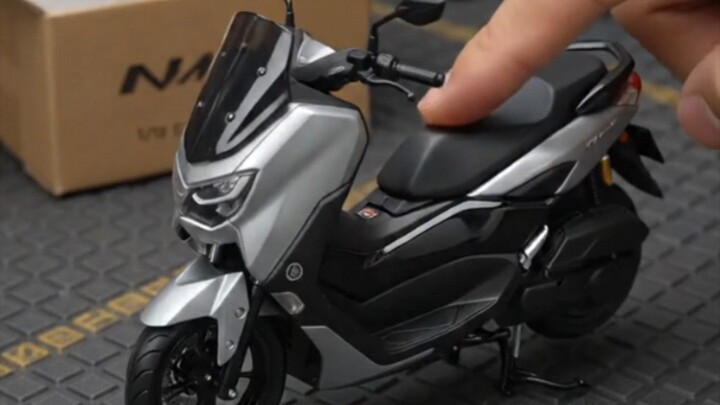 Unboxing miniature Nmax