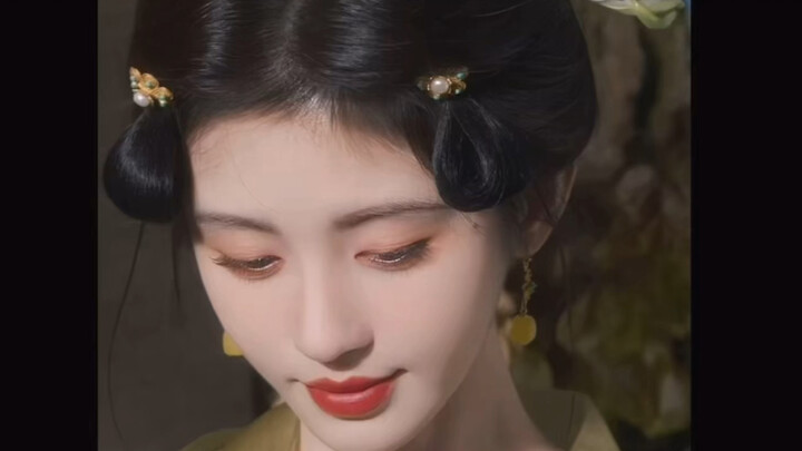 Lately, this sister’s makeup and styling are absolutely insane! She totally blew me away!!!