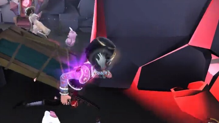 لن تعرفوا أبدًا من يرتدي القناع