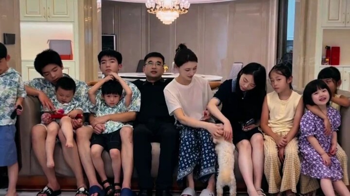 At this moment, I finally understand what “family torn apart” means—when Dad leaves for the test…