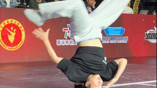 河南最强街舞女孩，舞技超群，这一套动作太丝滑了吧！