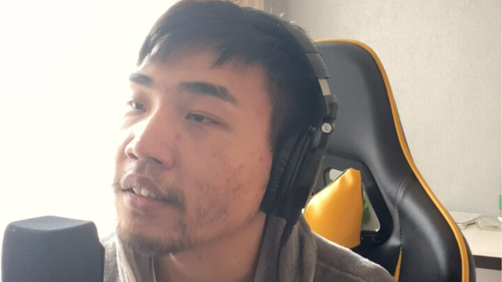 الفرق بين دبلجة الشخص العادي ودبلجتي