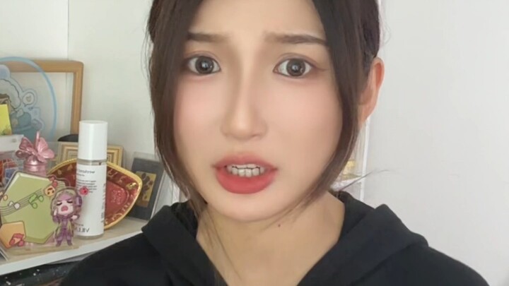 ใช่แล้ว ฉันเป็นพิธีกรอย่างเป็นทางการของทัวร์นาเมนต์เกม Identity V จริงๆ!