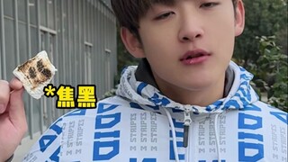 Menemui seorang mahasiswa yang membakar marshmallow dan stroberi